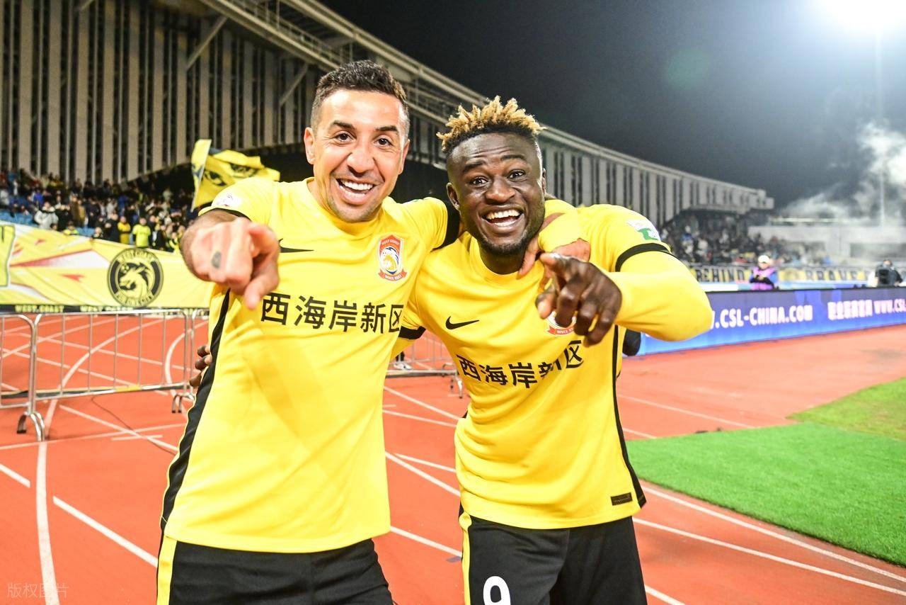 赛地聚焦：中超冲刺阶段热度飙升，曼联回应争议，球迷炸锅，团队化学反应显著