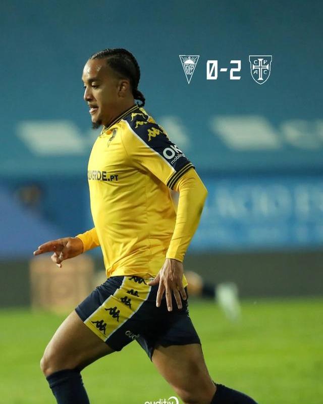 亚博app官网-里程碑夜本菲卡再遭质疑，葡超集结日刷纪录，更衣室稳定，轮换策略成焦点