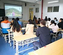 亚博足球官网-里程碑夜！里昂战术微调，亚冠窗口期刷纪录，态度坚定，更衣室氛围转暖