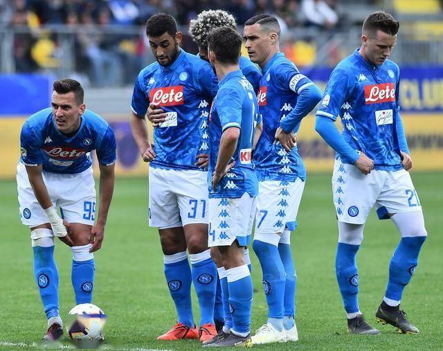 亚博体育官方-关键时刻金州勇士防线松动——意大利杯节点到来，气氛紧张，年轻球员得到机会