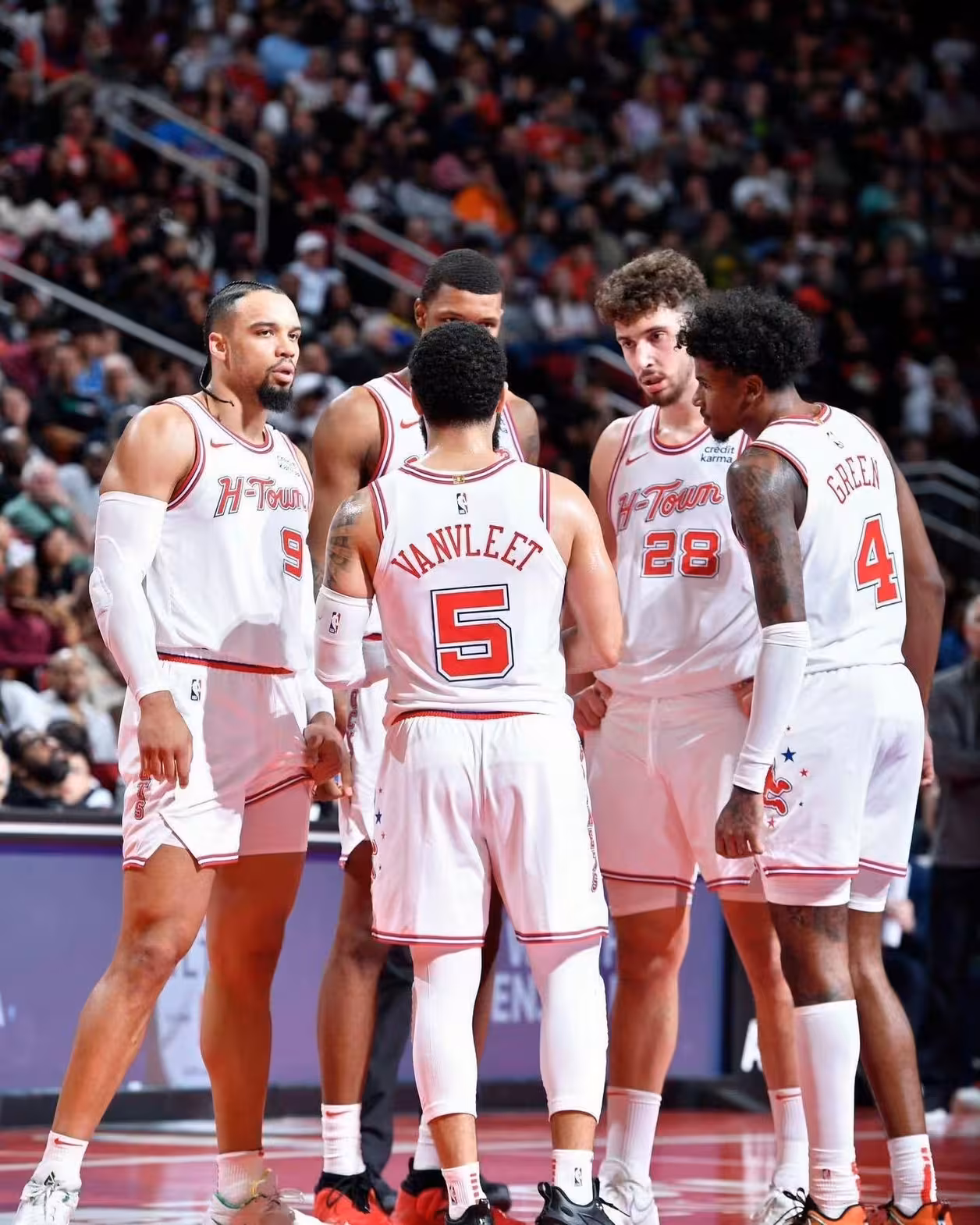 赛地聚焦：欧篮联窗口期热度飙升，西汉姆调整名单，引发热议，阵容厚度经受考验